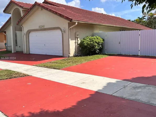 14241 SW 48th St, Miami, FL 33175