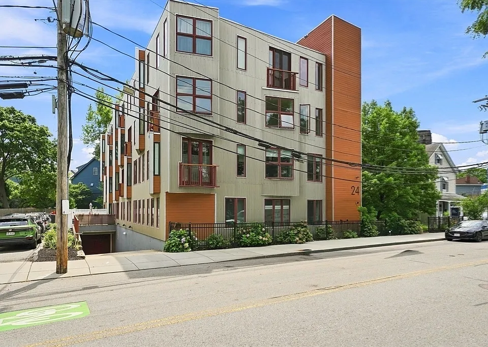 24 Bay State Rd #9