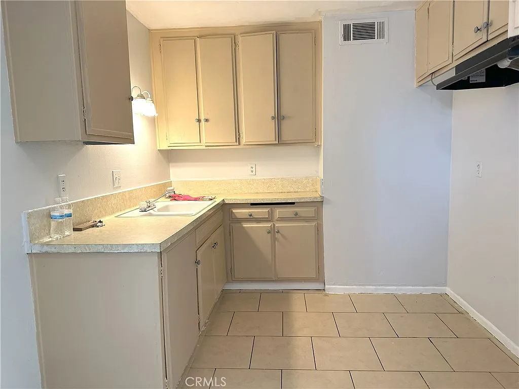 2 bed, 900 sqft, $1,399 — Photo 1