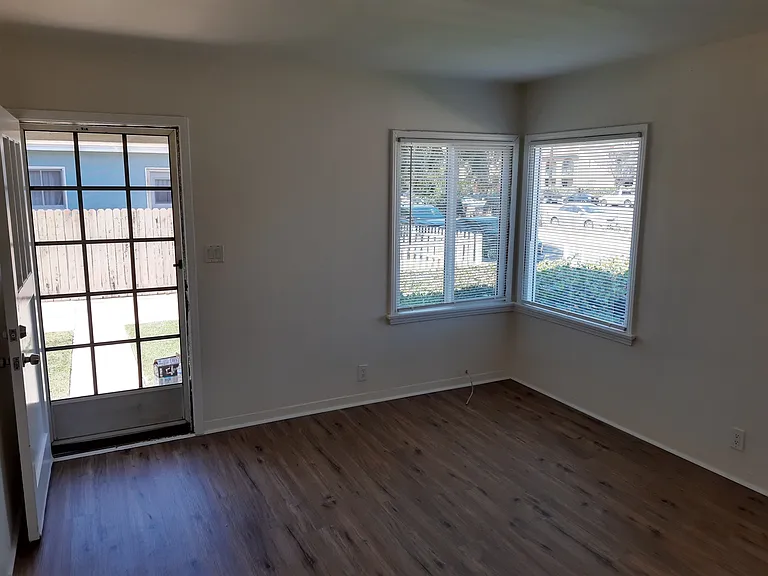 6625 Sepulveda Blvd — Photo 3