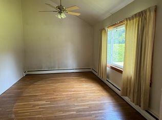 32 Lakeshore Dr, Plattsburgh, NY 12901