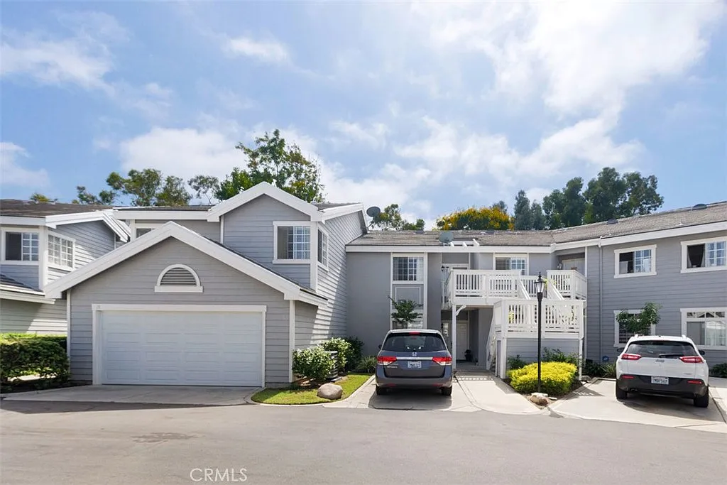 1 bed, 1.0 bath, 747 sqft, $2,600 — Photo 1