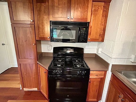 5th image of 505 Cherry St SE APT 100
