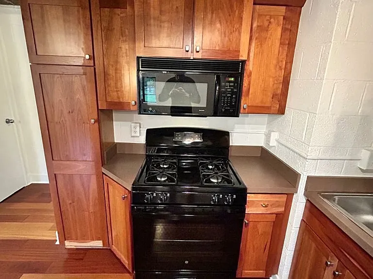 505 Cherry St SE #100 — Photo 5