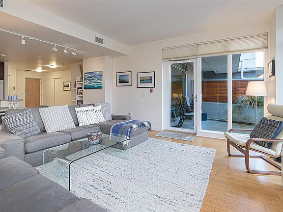 4th image of 373 Tyee Rd #Ga3