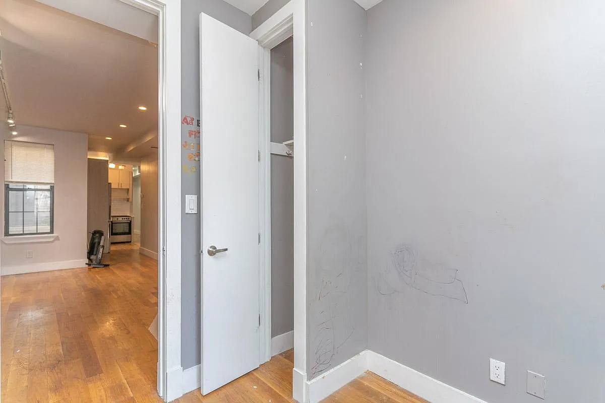 17-14 Linden Street — Photo 4