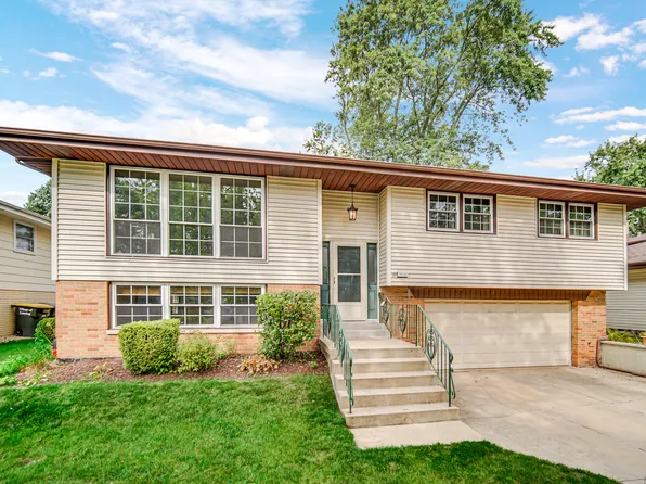 18332 Rose St, Lansing, IL 60438