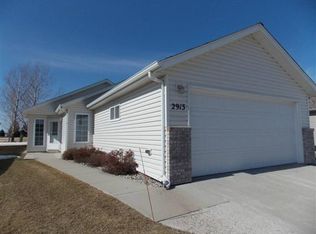 2913 35th St S, Moorhead, MN 56560