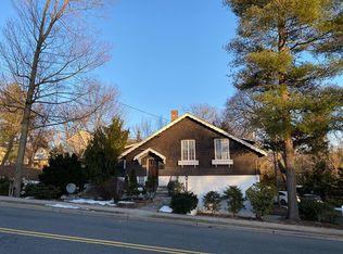 90 Vreeland Ave, Midland Park, NJ 07432