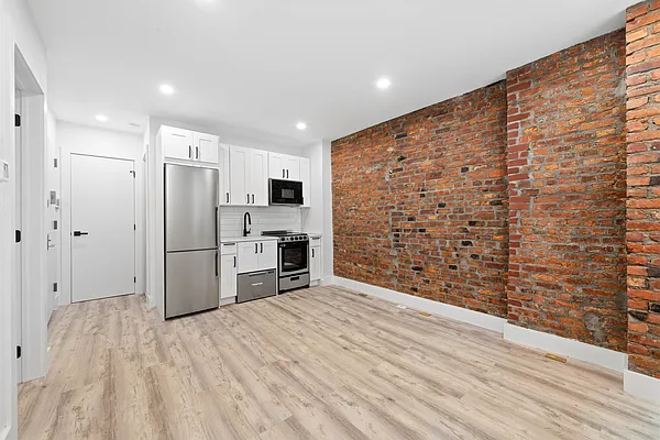 Rented by Compass | media 7