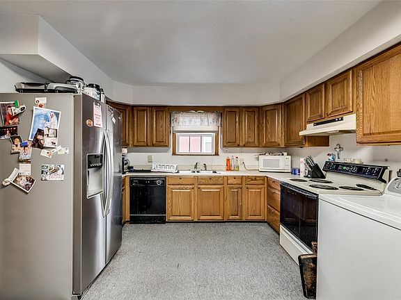 3rd image of 7820 Terry St