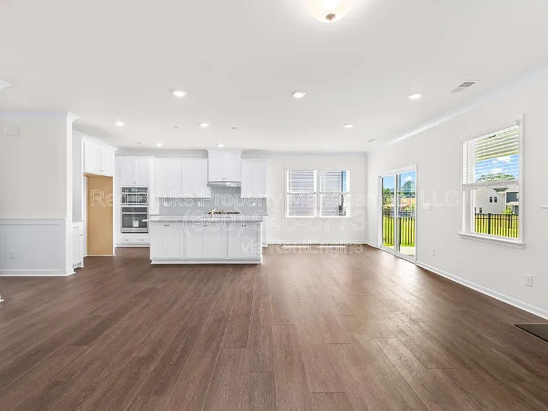 9008 Catboat St — Photo 12