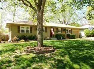 2517 SW Meadow Ln, Topeka, KS 66614