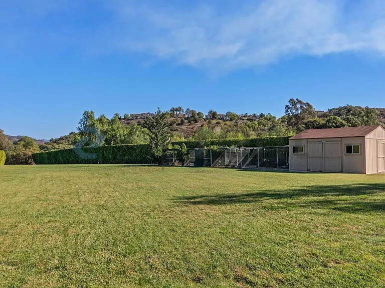 18545 Aliso Canyon Rd — Photo 43