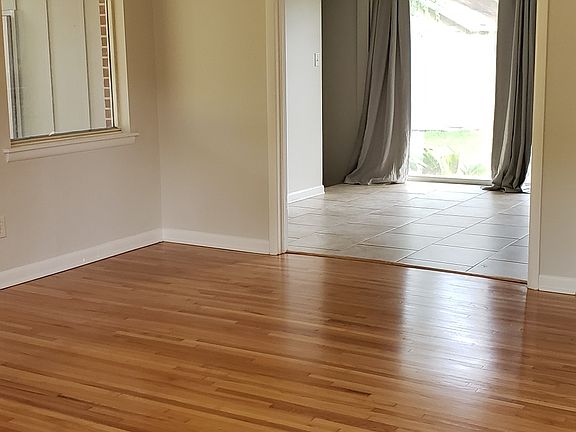 4th image of 3875 Summer Dr