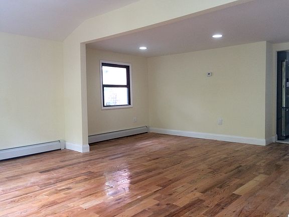 3rd image of 4380 Locust Point Dr Throgs Nck