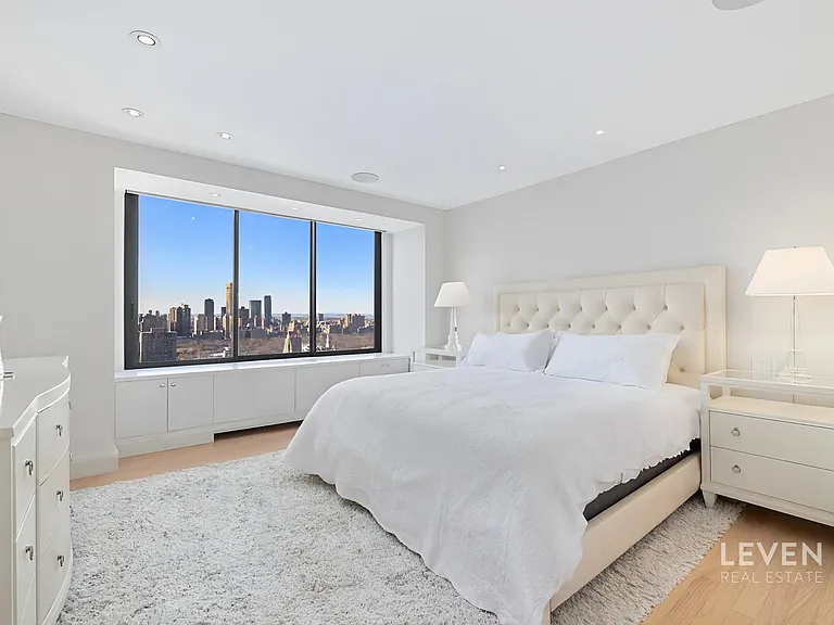 200 E 61st St #41AB — Photo 13