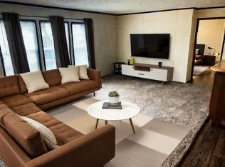 15562 Pine Ridge Dr, Linden, MI 48451