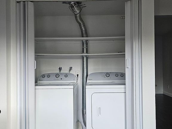 3rd image of 8901 Salmon Falls Dr APT C