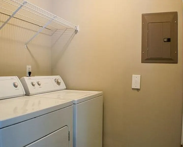 624 Ivy Glen Dr — Photo 12