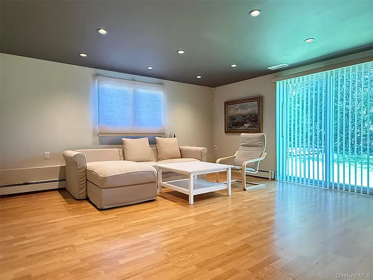 14 Millpond St — Photo 21