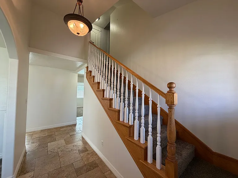 135 N 350 W — Photo 2