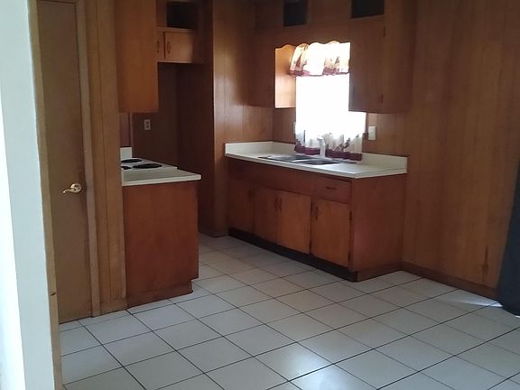 2nd image of 2206 Chestwood Dr