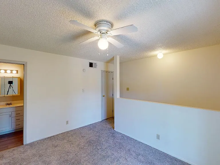 620 Morris St NE — Photo 17