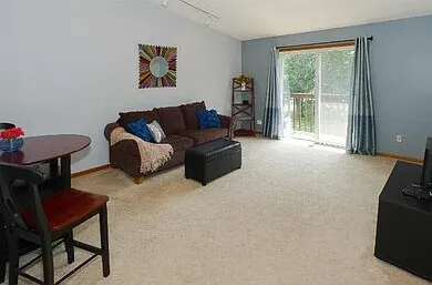 2255 Pinehurst Ln — Photo 2