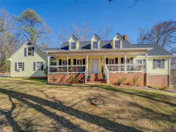 1060 River Cove Rd, Social Circle, GA 30025