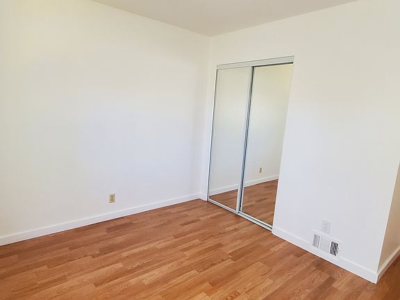 3rd image of 293 Bahia Ln