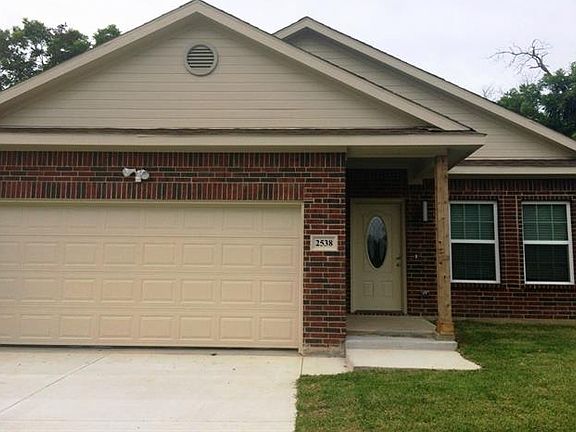 3rd image of 2538 W Clarendon Dr