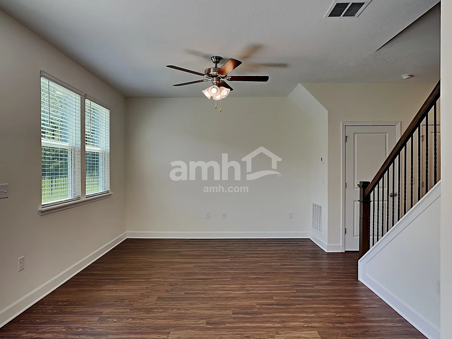 3 bed, 2.5 bath, 1420 sqft, $1,975 — Photo 4