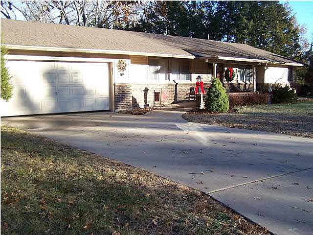 1st image of 20 Regal Crescent St