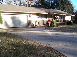 20 Regal Crescent St, North Newton, KS 67117
