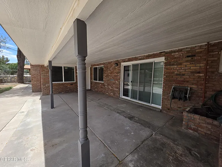 302 Quincy Ave — Photo 34
