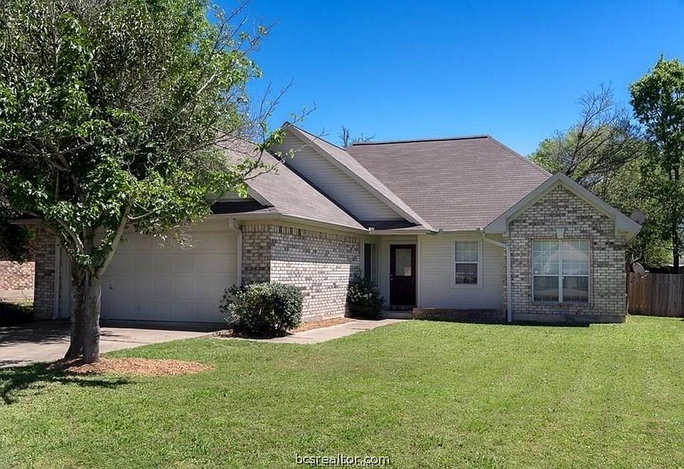 1st image of 1002 Bayou Woods Dr