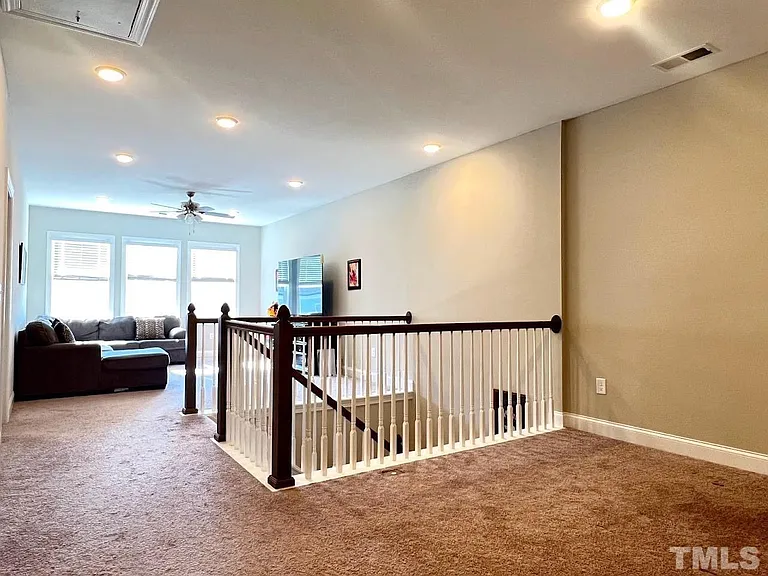 917 Haybeck Ln — Photo 11