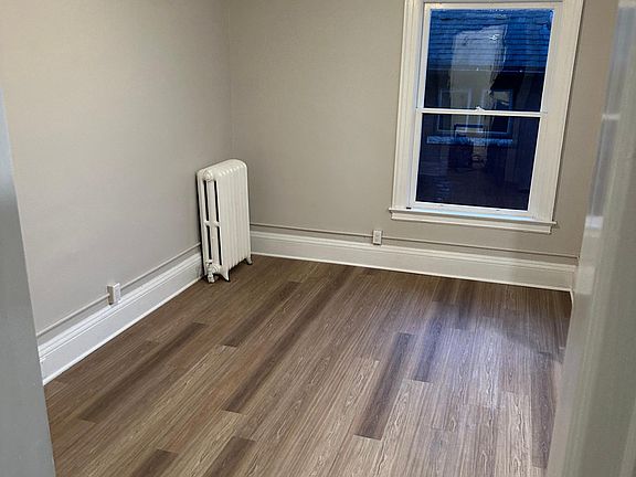 2nd image of 690 Chilton Ave Unit 6