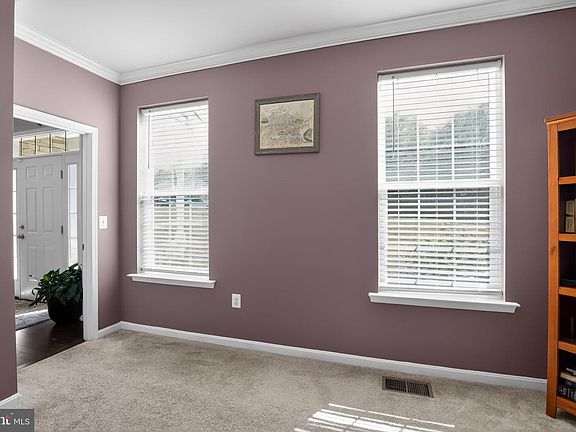 5th image of 485 Sylvan Pl