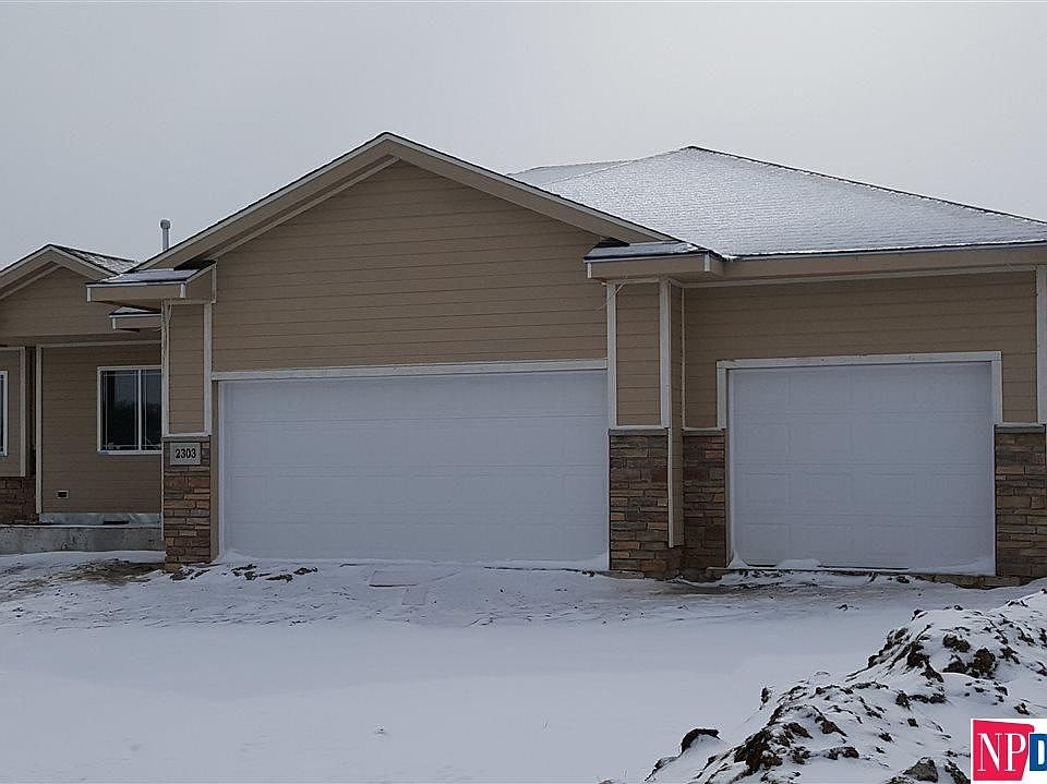 1st image of 2303 Lola Ave