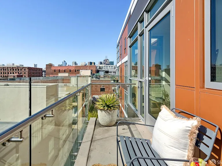 72 Townsend St #806 — Photo 31
