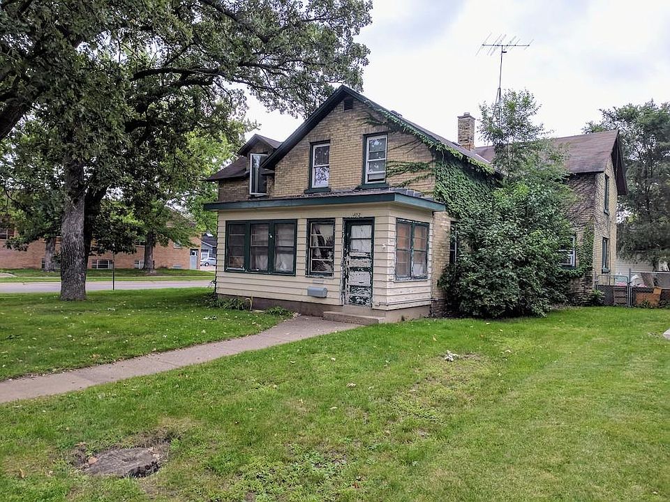 1st image of 402 7th Ave S