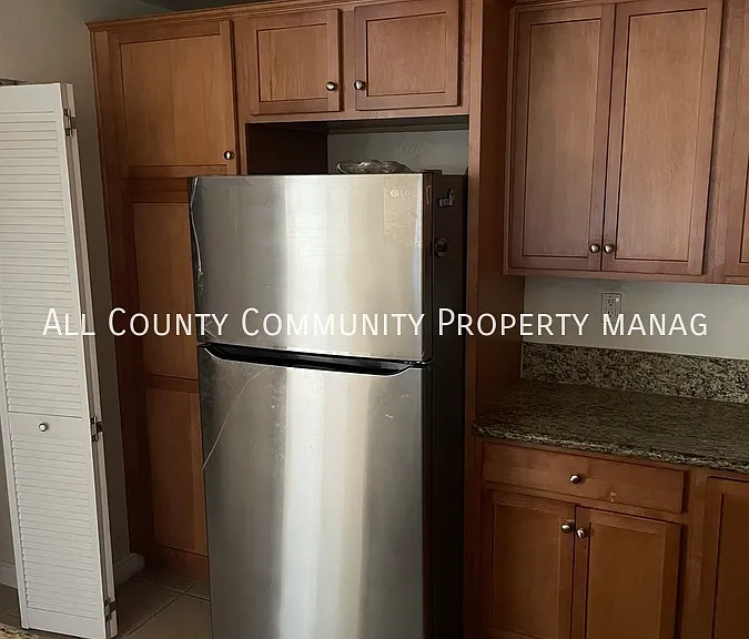 1132 N Broadway #16 — Photo 6