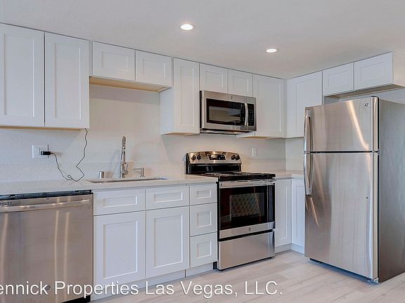 3rd image of 471 Rexford Dr APT 3