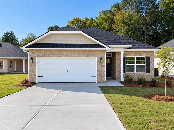 202 Chaucer Ln, Carrollton, GA 30117