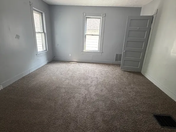 2054 W 83rd St, Cleveland, OH 44102