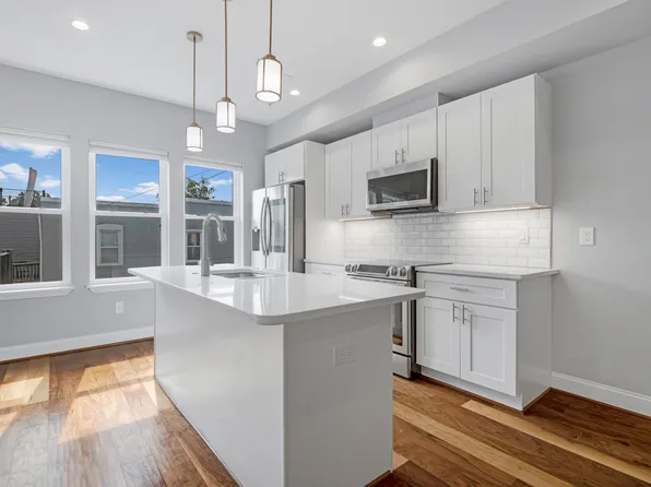 1105 7th St NE Unit 2, Washington, DC 20002