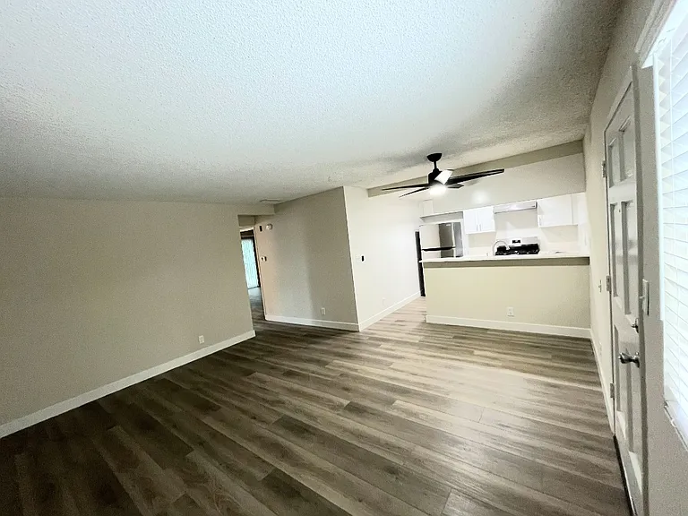 5051 Whitsett Ave #2122 — Photo 2
