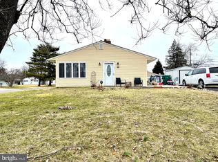 80 Balsam Rd, Levittown, PA 19057